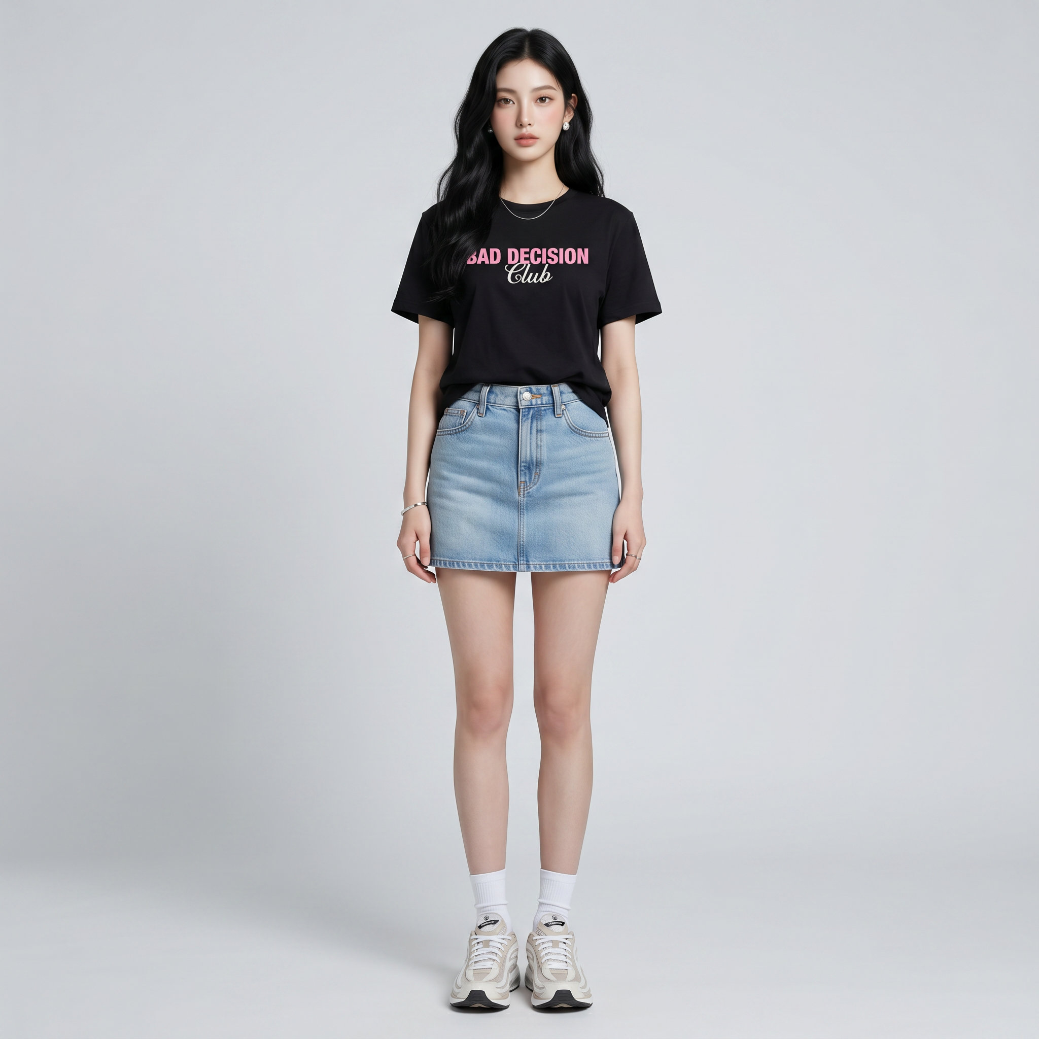 Áo thun nữ LOREN in chữ Bad Decision đen A2773