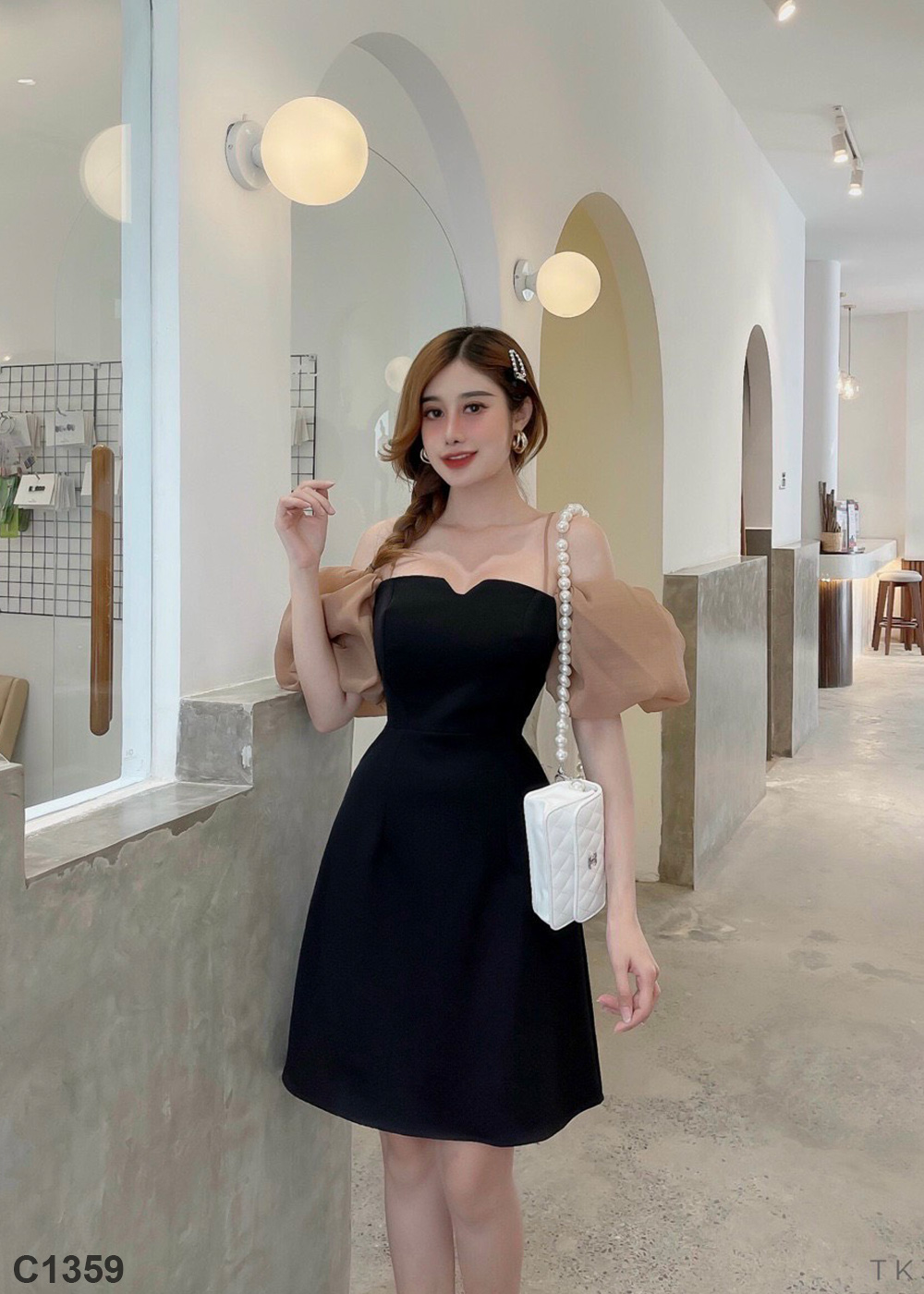 Đầm tay phồng đen C1359