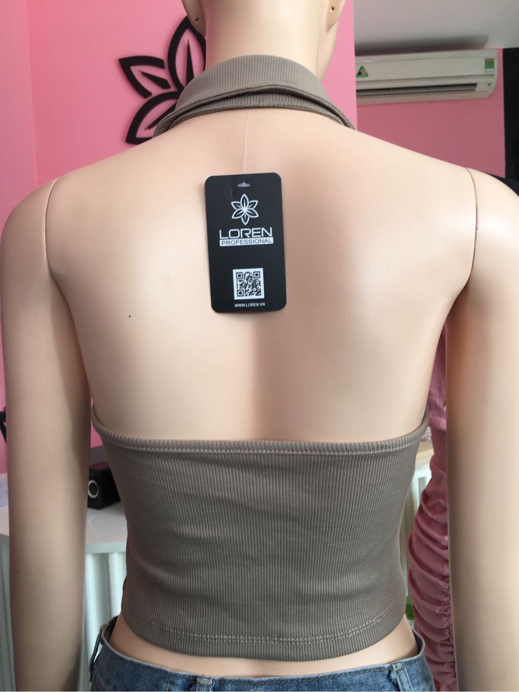 Áo croptop sát nách hở lưng kem A6406