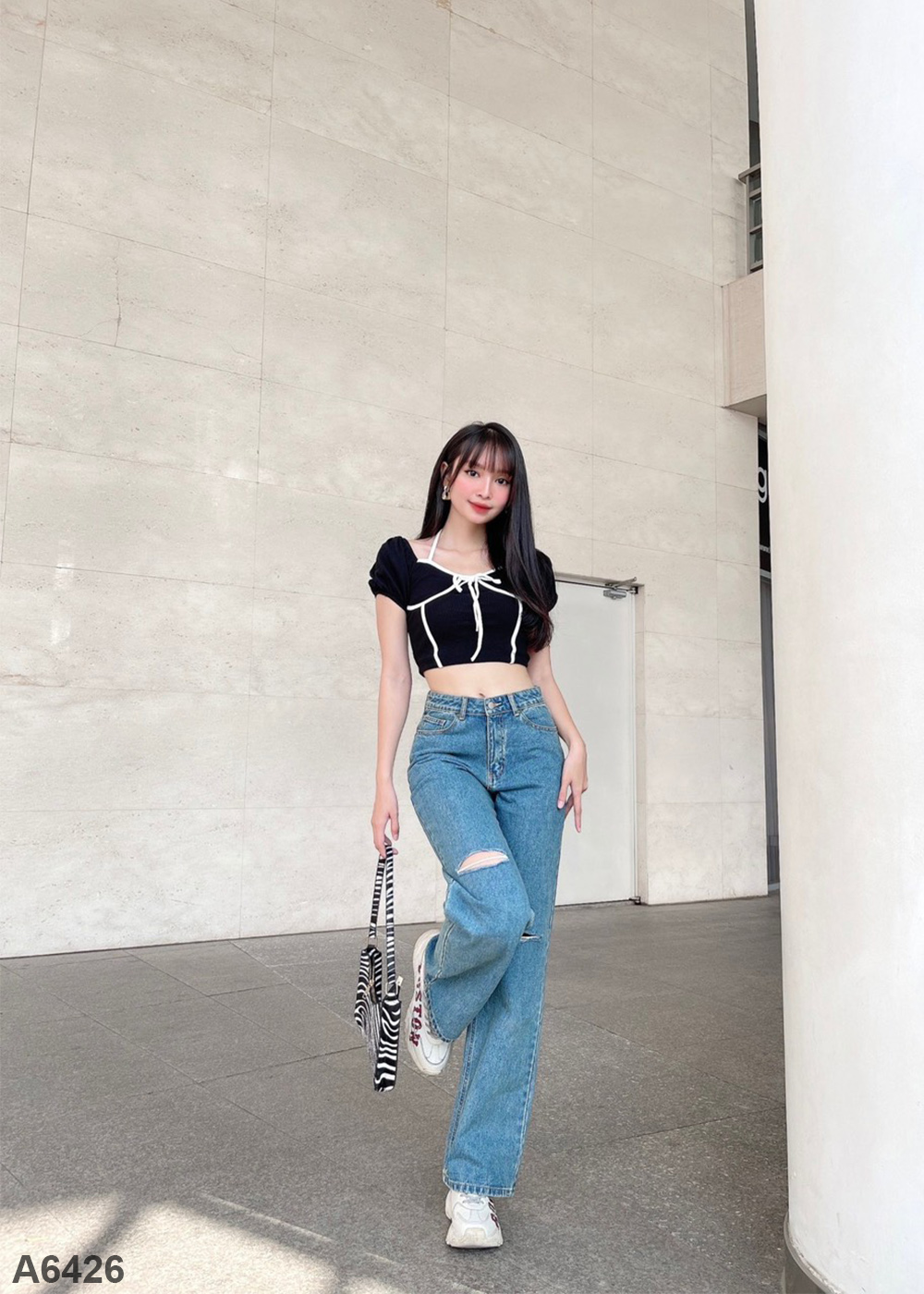 Áo croptop phồng tay đen A6426