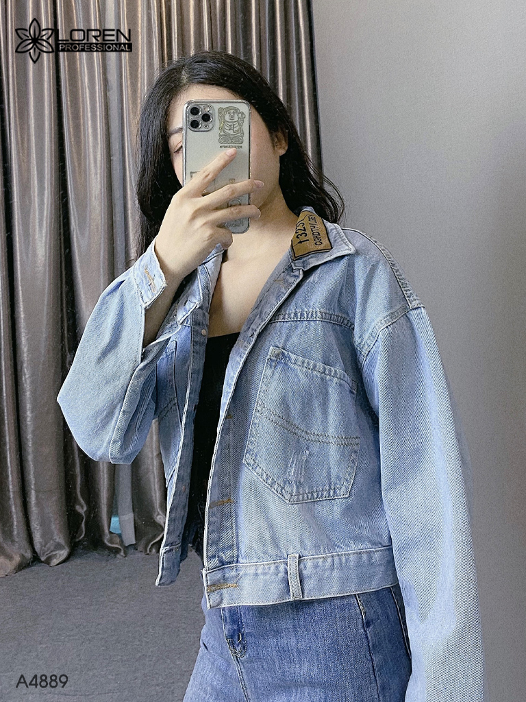 Áo khoác jean chữ túi ngược xanh A4889