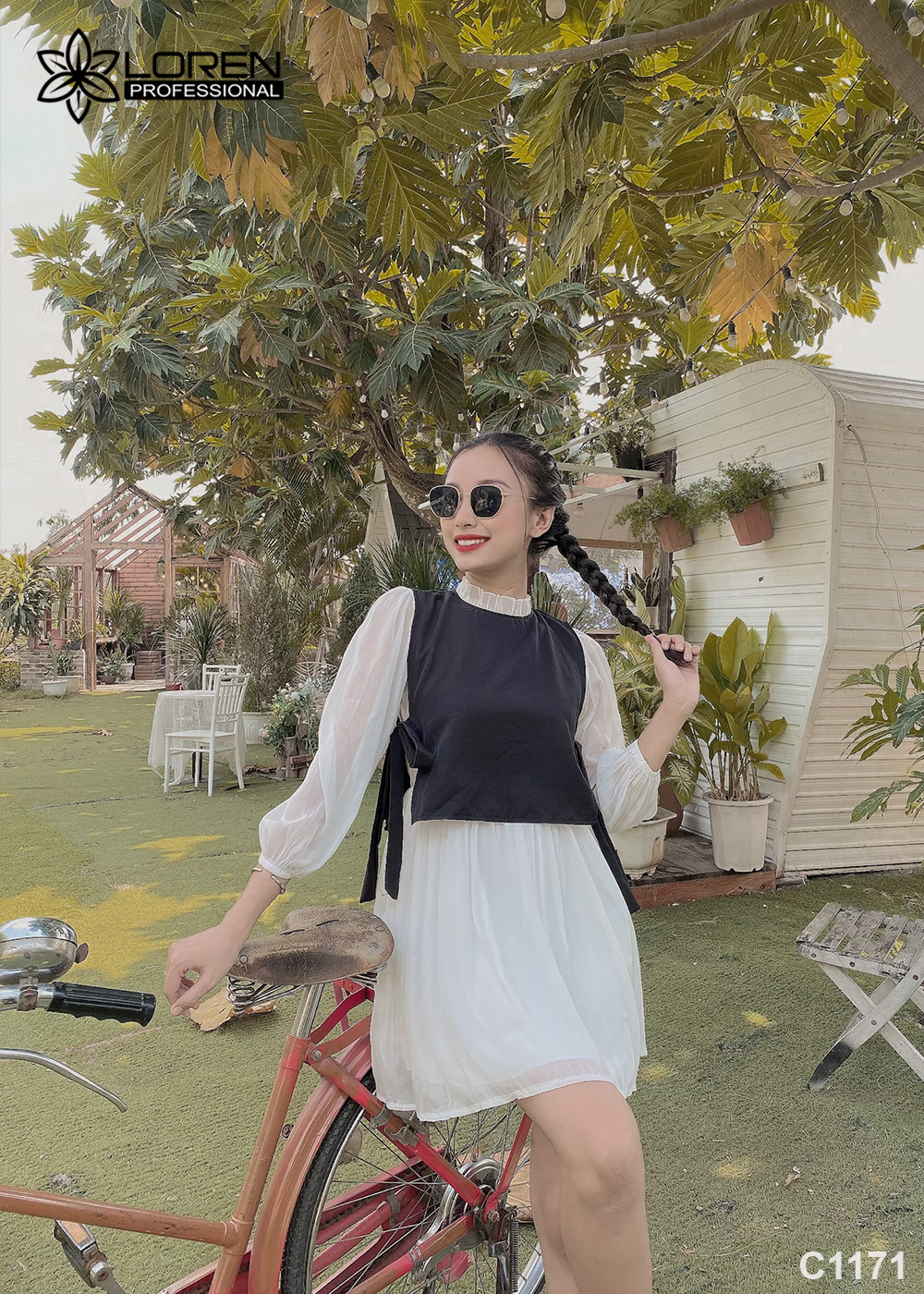 Đầm cổ bèo phối trắng C1171