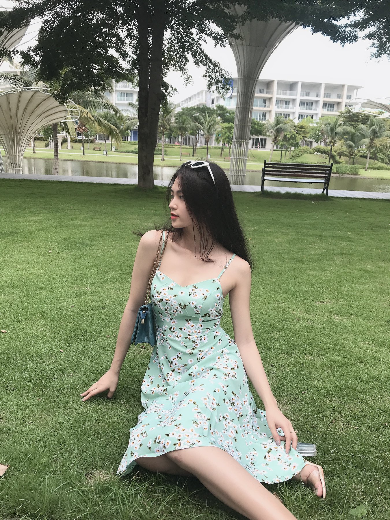 Đầm LOREN 2 dây hoa cúc xanh C1132