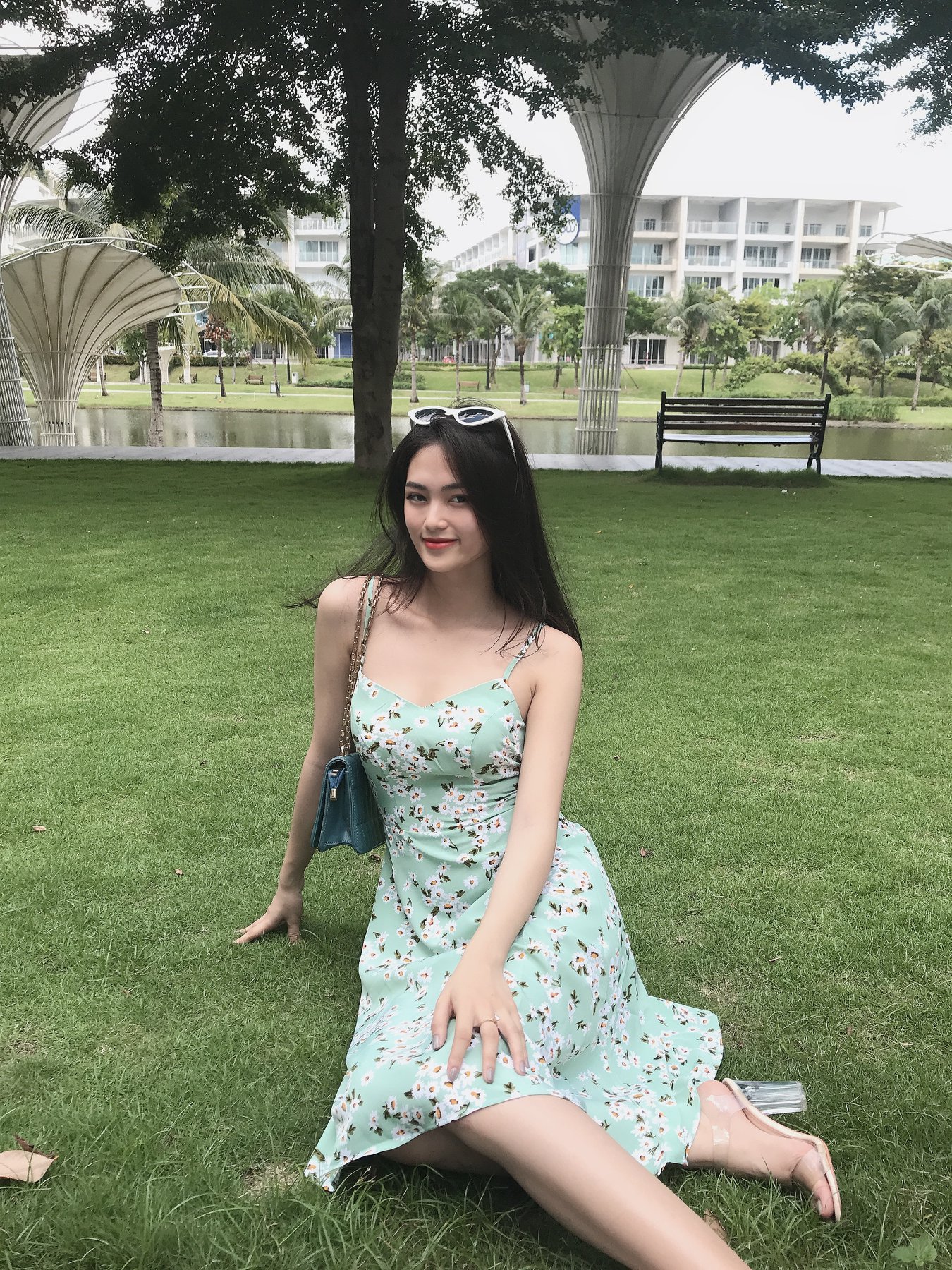 Đầm LOREN 2 dây hoa cúc xanh C1132