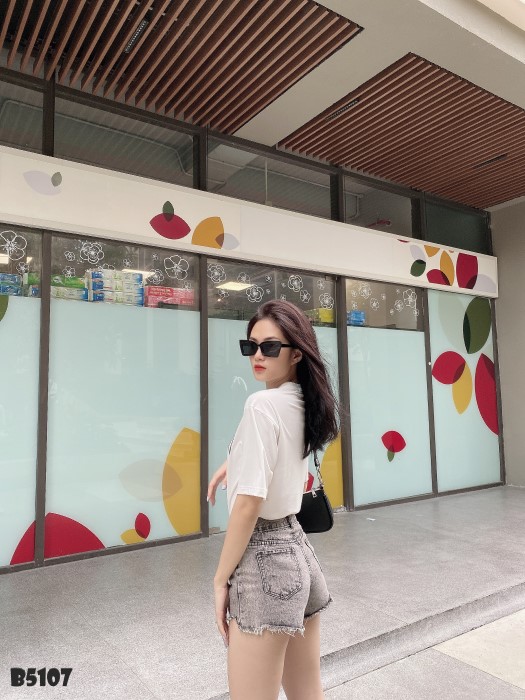 Quần jean short 2 nút tua xám B5107