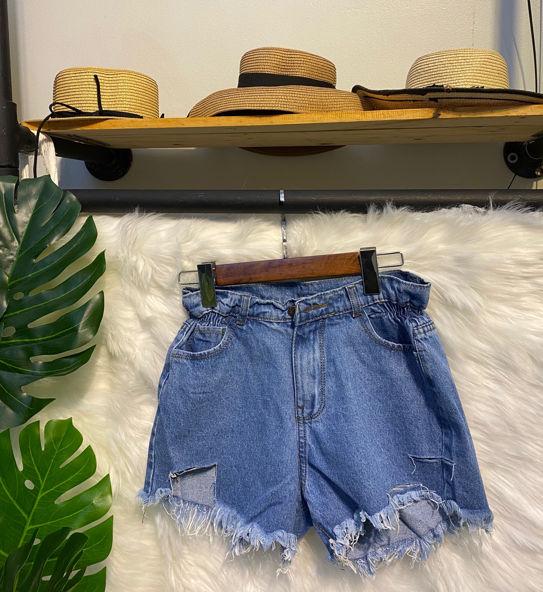 Quần jean short tua xanh B5028