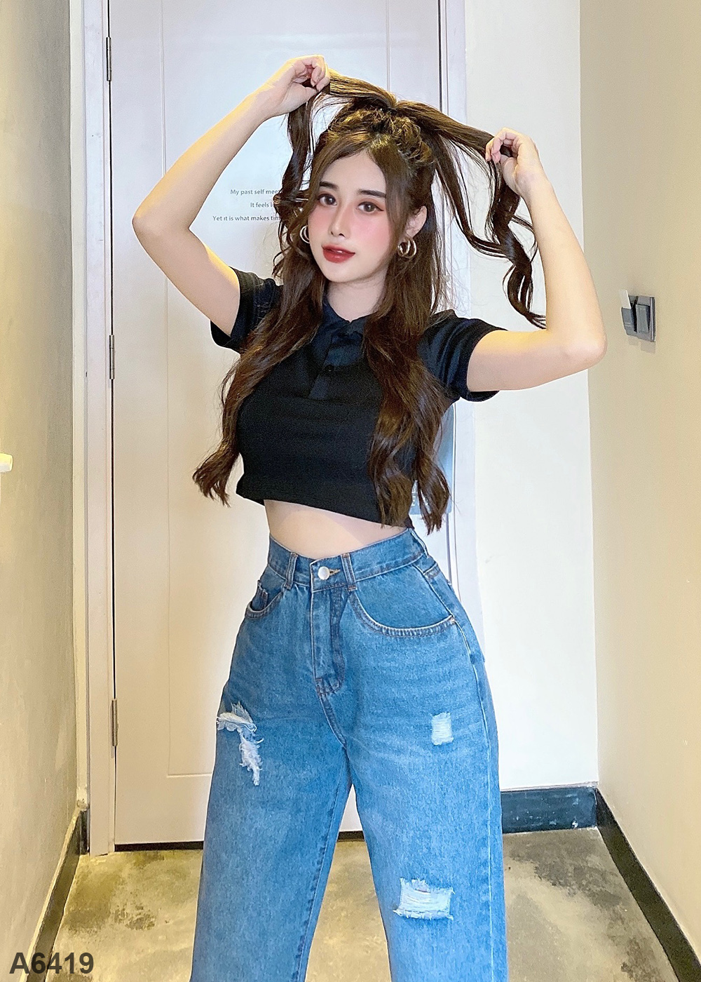 Áo croptop gài nút cổ trụ đen A6419