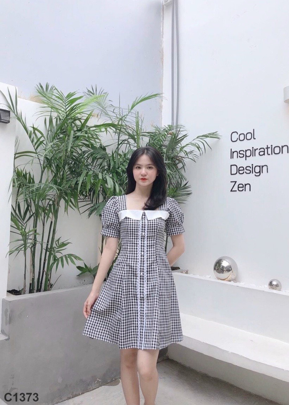 Đầm caro phối cổ trắng C1373