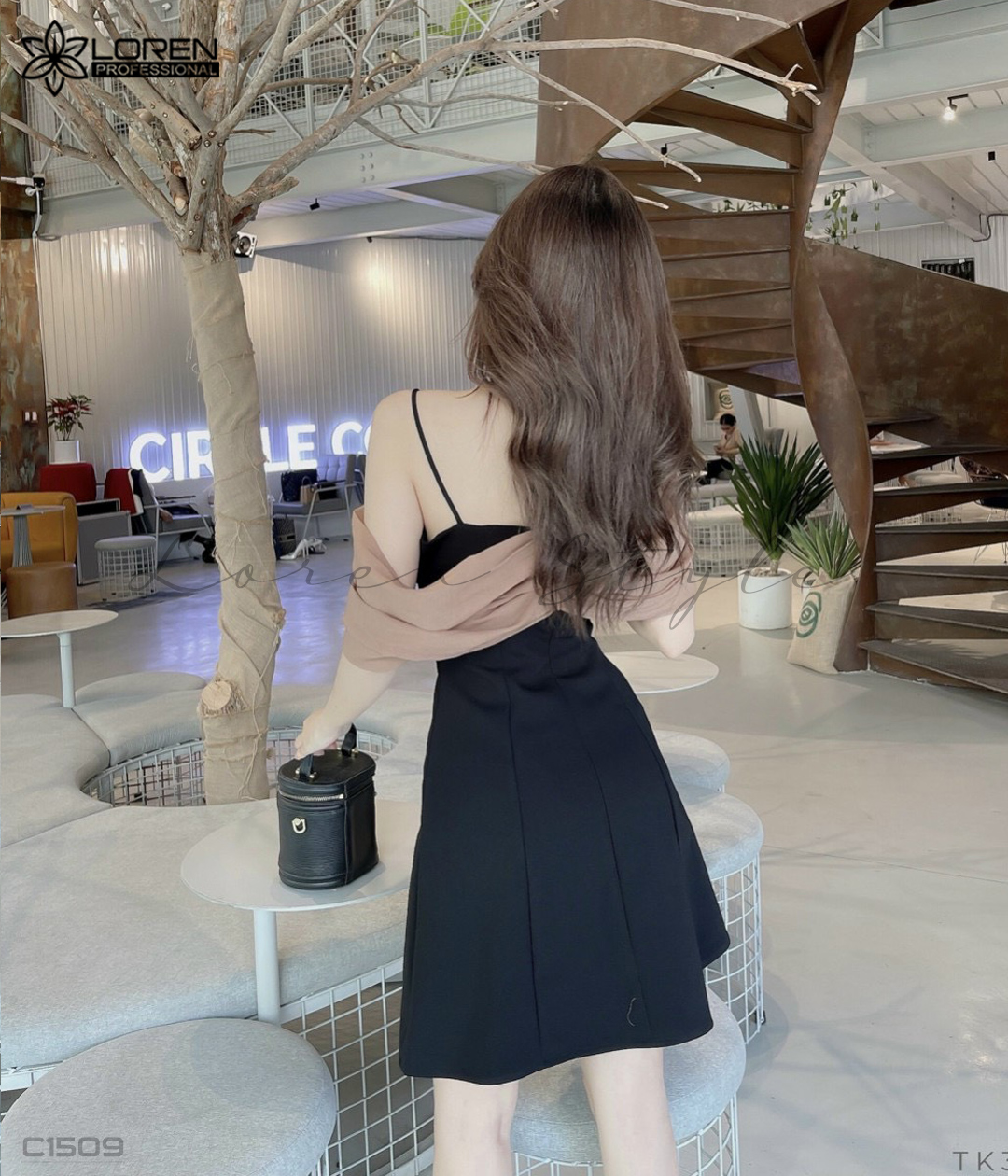 Đầm xèo trễ vai tay phồng đen C1509