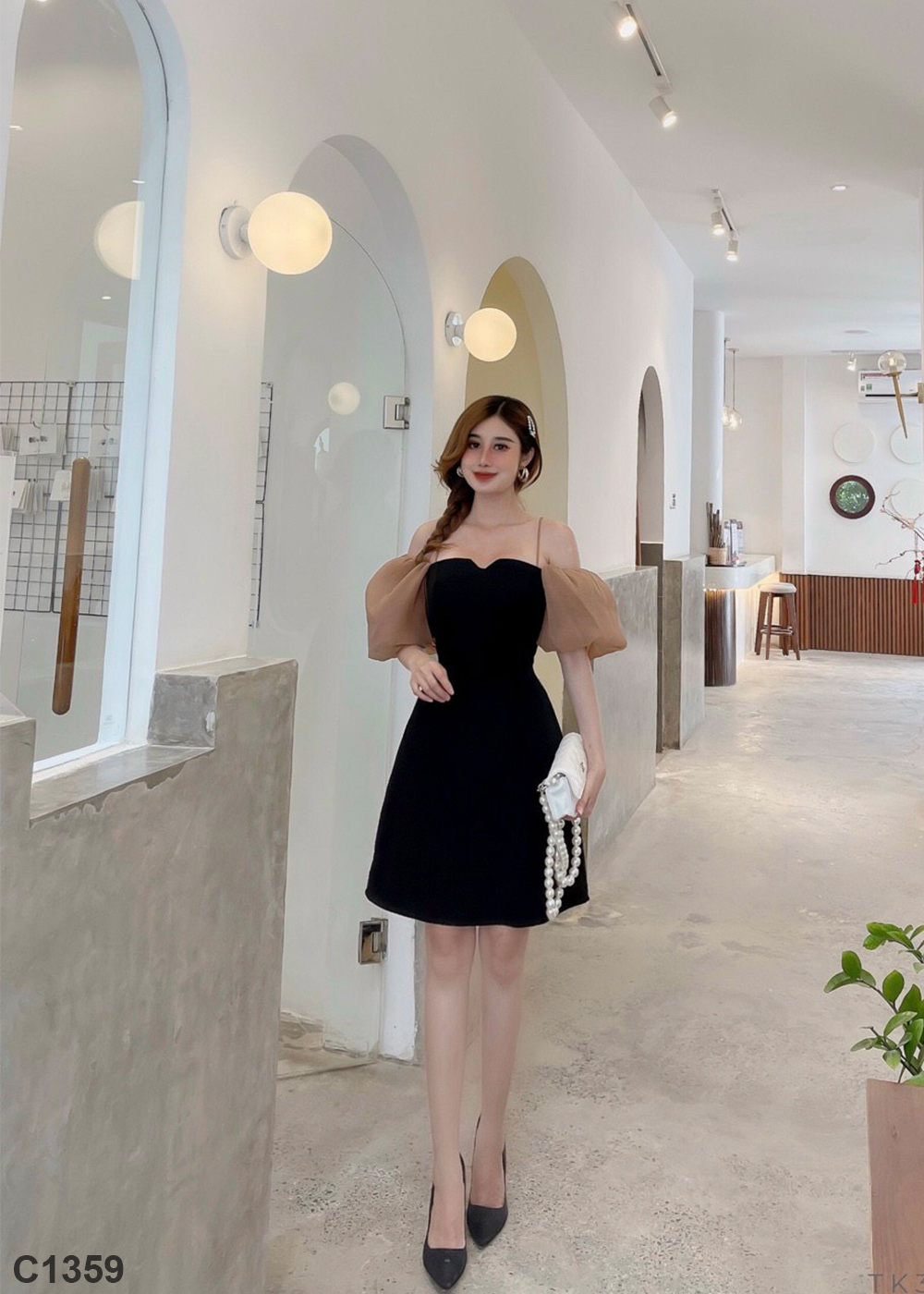 Đầm tay phồng đen C1359