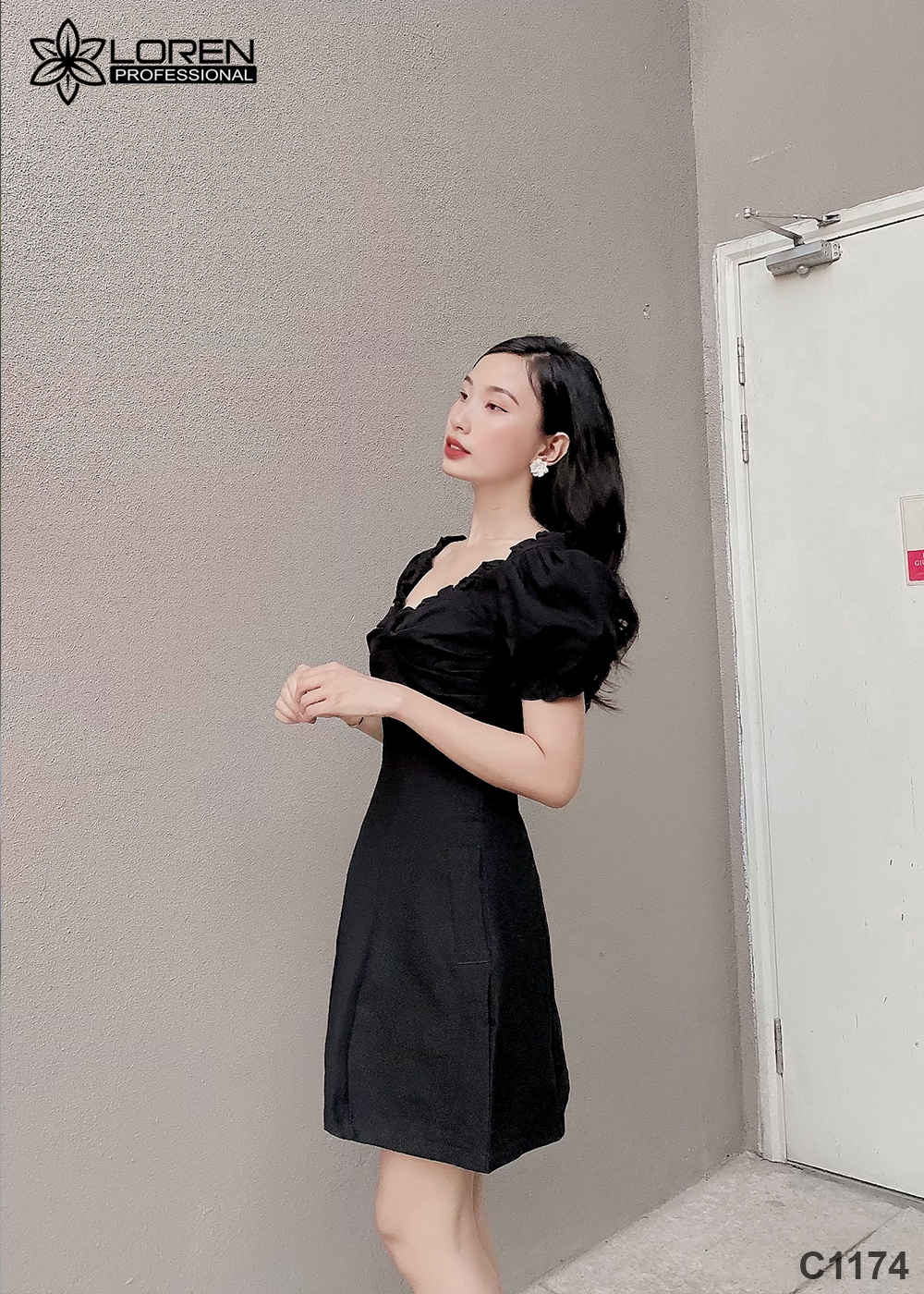 Đầm xòe tay phồng đen C1174