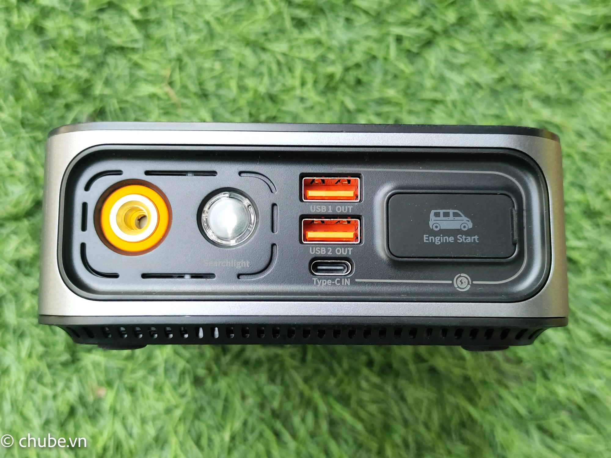 Màn hình LED hiển thị thông số chi tiết của Baseus Super Energy 2-in-1.