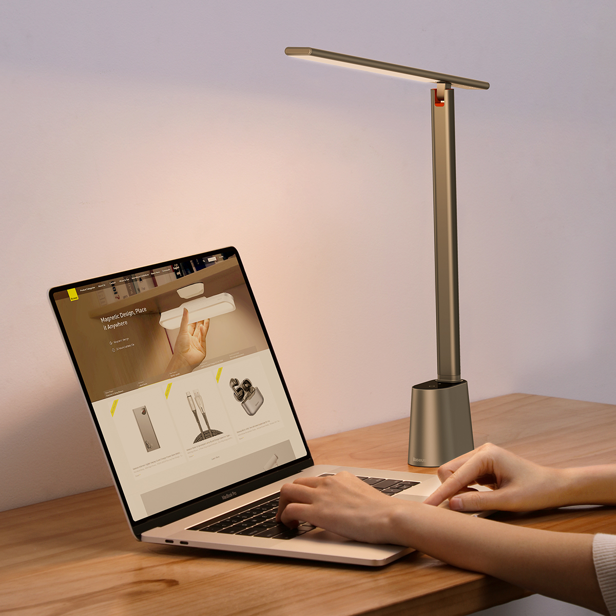 Đèn bàn bảo vệ mắt Chube