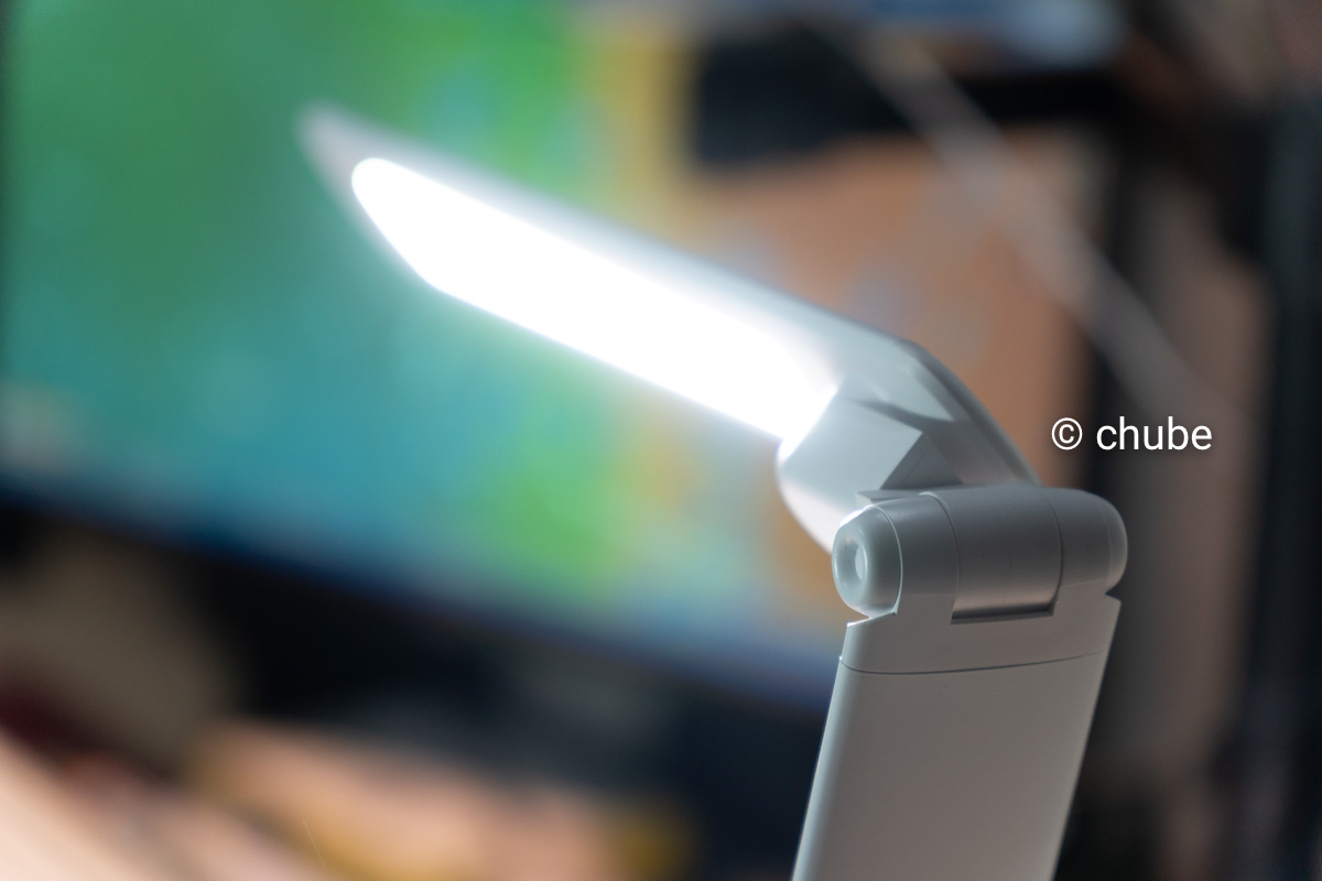 Nút điều khiển cảm ứng 5 mức độ sáng của đèn học để bàn