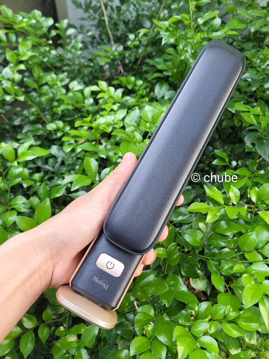 Đèn bàn LED GST018B thiết kế vân gỗ da đen, chiếu sáng