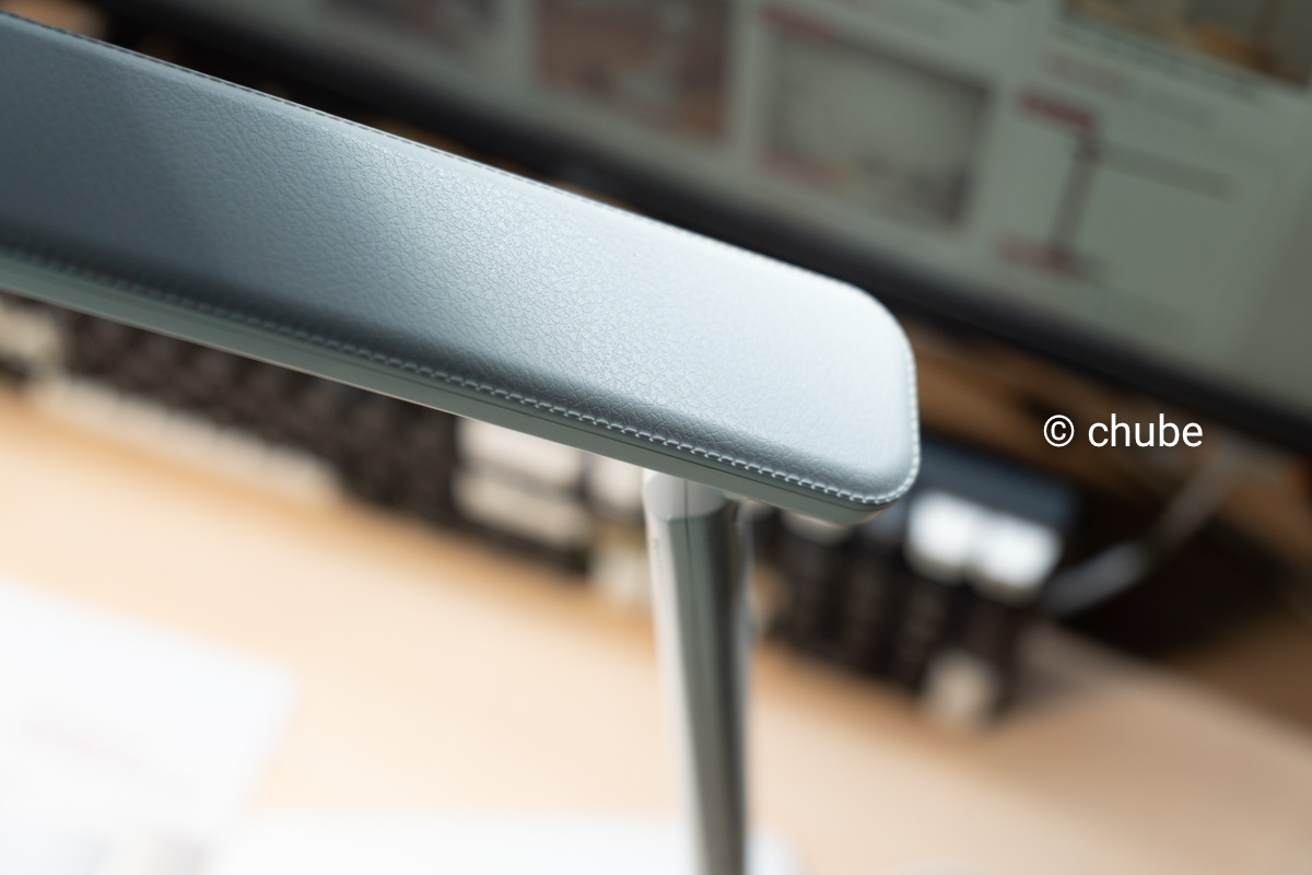 Đèn LED để bàn thông minh MotoM phù hợp cho không gian làm việc và học tập