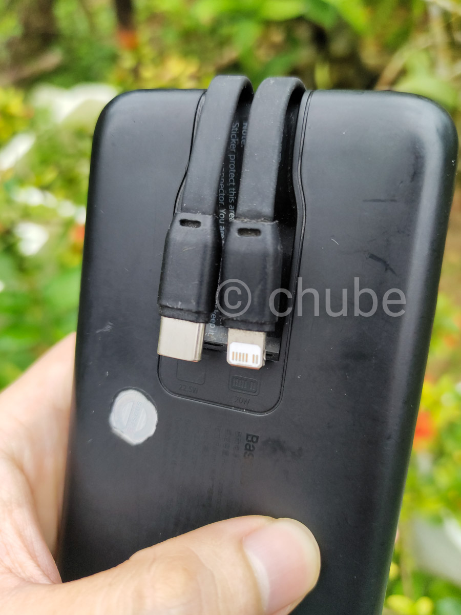 Pin sạc dự phòng Baseus Elf 10000mAh: Chi tiết các cổng kết nối và màn hình LED
