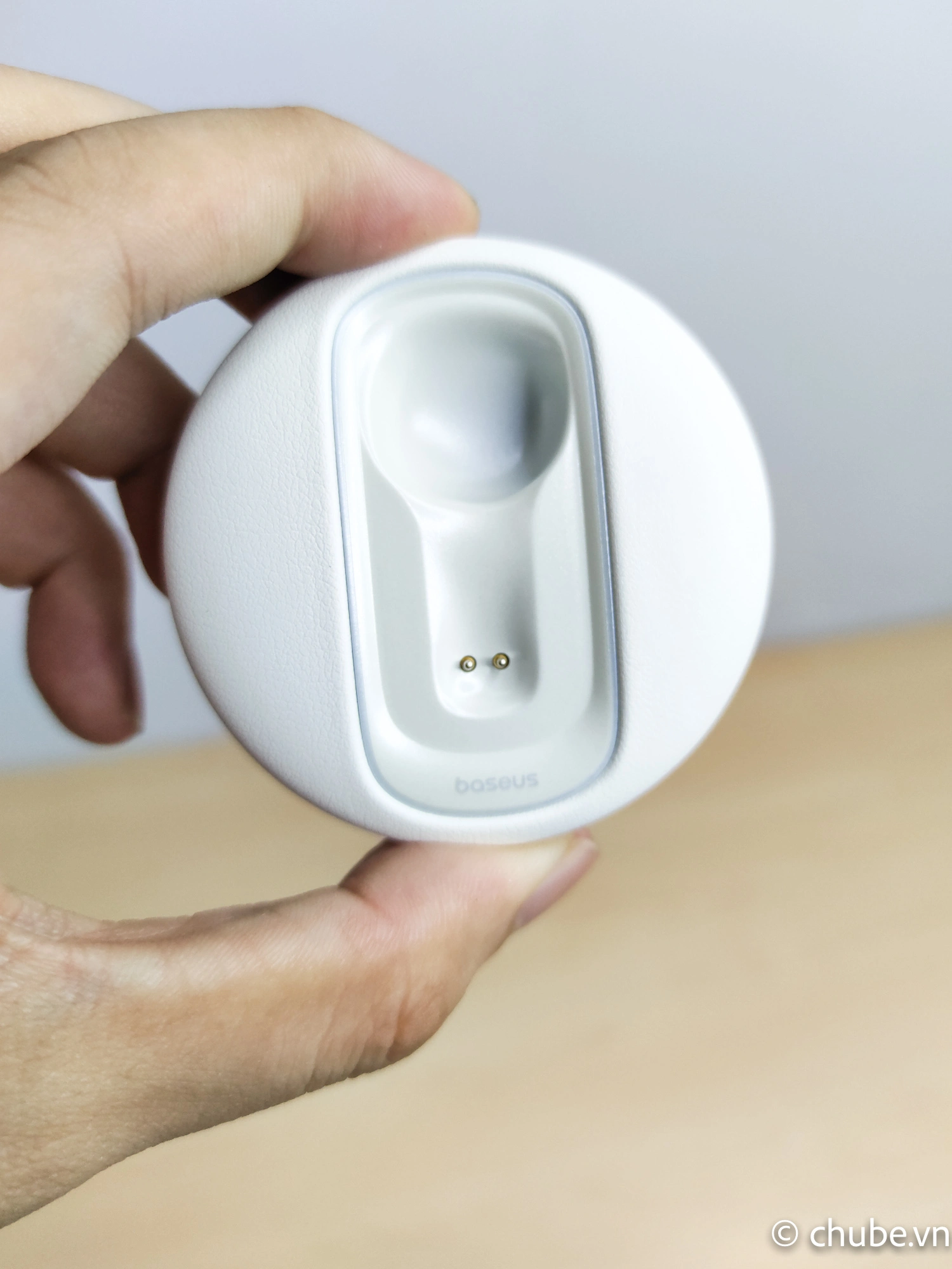 Tai nghe không dây Baseus C-Mic CM10 thiết kế gọn nhẹ