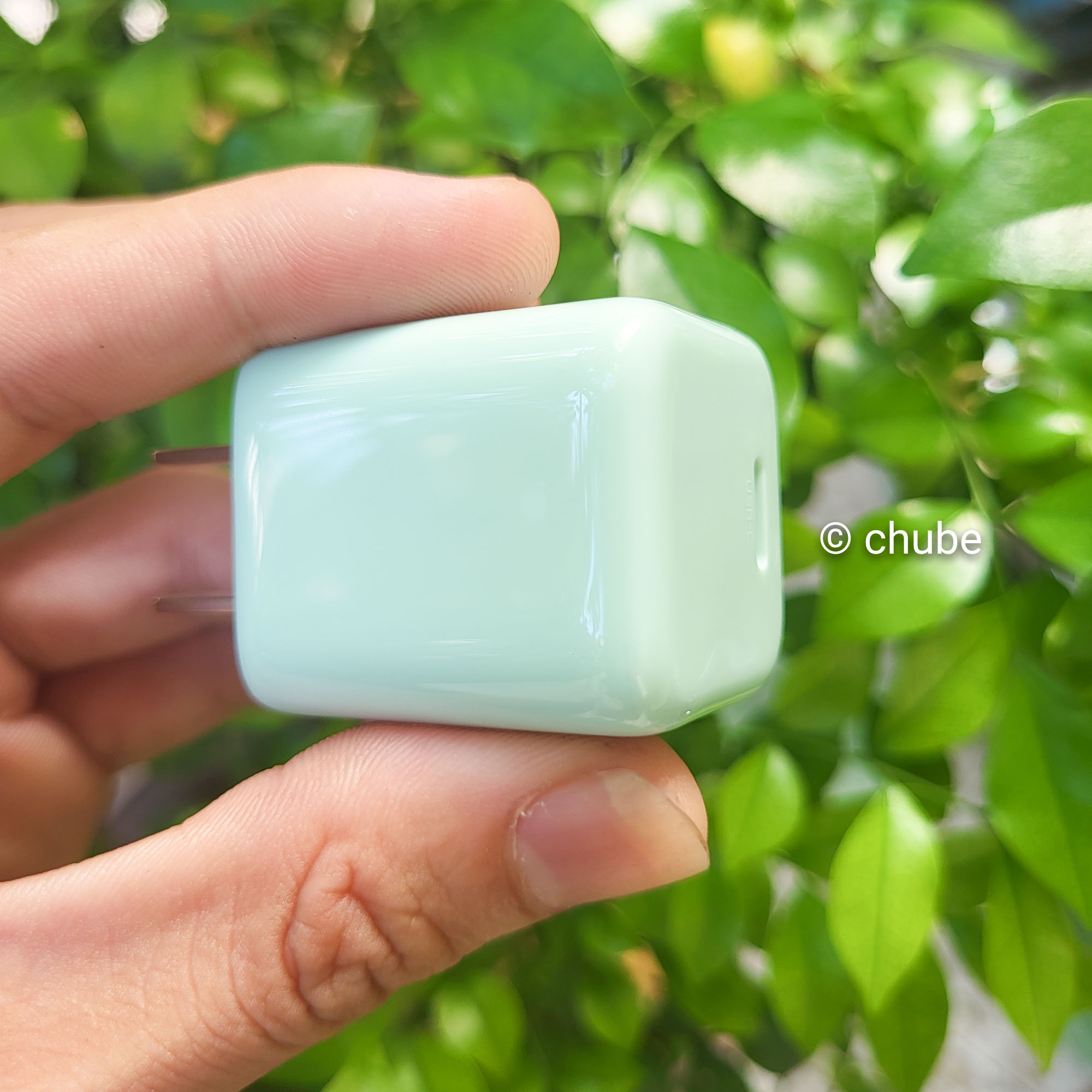 Củ sạc Ugreen 20W và cáp Lightning MFi với tính năng bảo vệ an toàn toàn diện