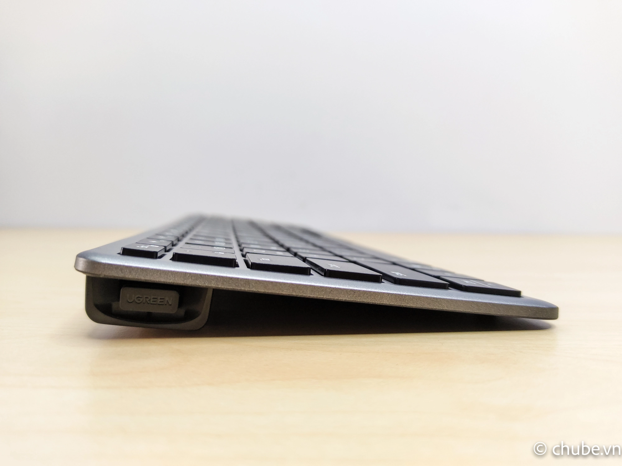 Close-up of UGREEN KU005 keyboard showing its key design