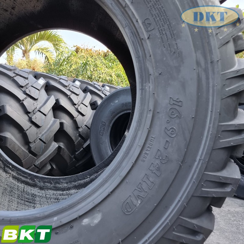 Hình ảnh: Lốp xúc lật 16.9-24 BKT