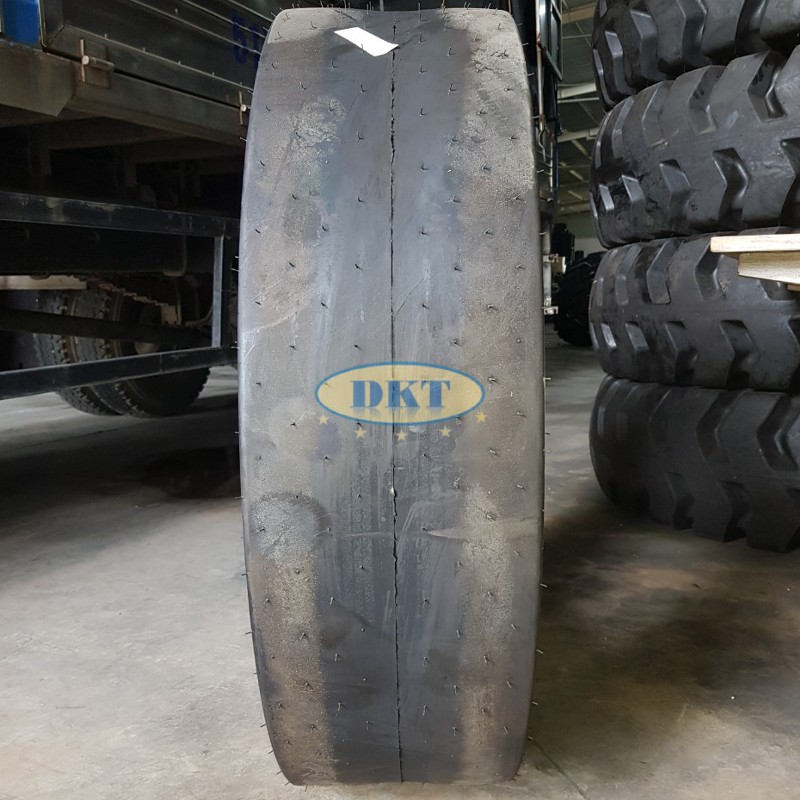 Hình ảnh: Lốp Xe Lu - Lốp 11.00-20 GALAXY - Lu láng, lu thảm