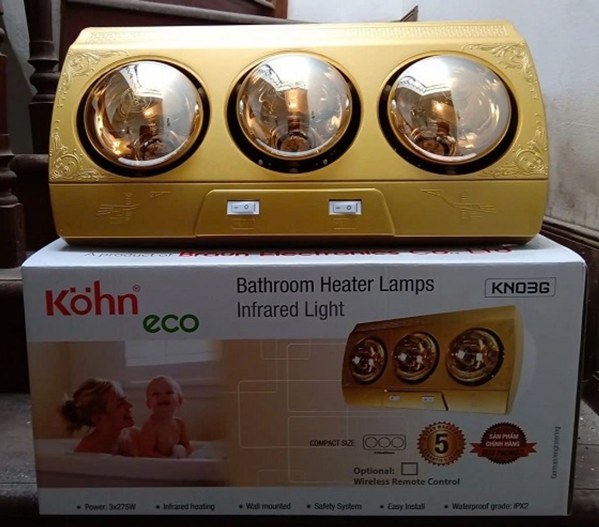 Đèn sưởi nhà tắm 3 bóng Braun Kohn treo tường 825W KN03G - Sưởi ấm nhanh bằng 3 bóng hồng ngoại vàng