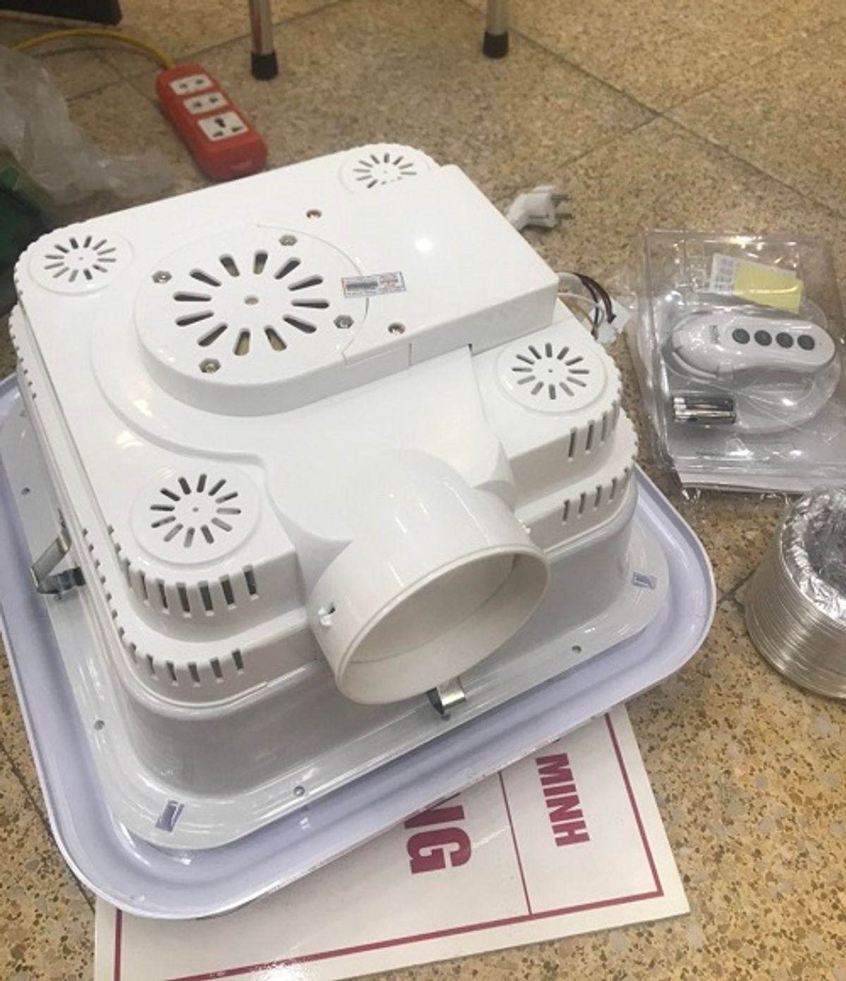 Đèn sưởi nhà tắm 4 bóng Braun Kohn âm trần kèm thông gió 1100W BU04G - Kết hợp quạt thông gió