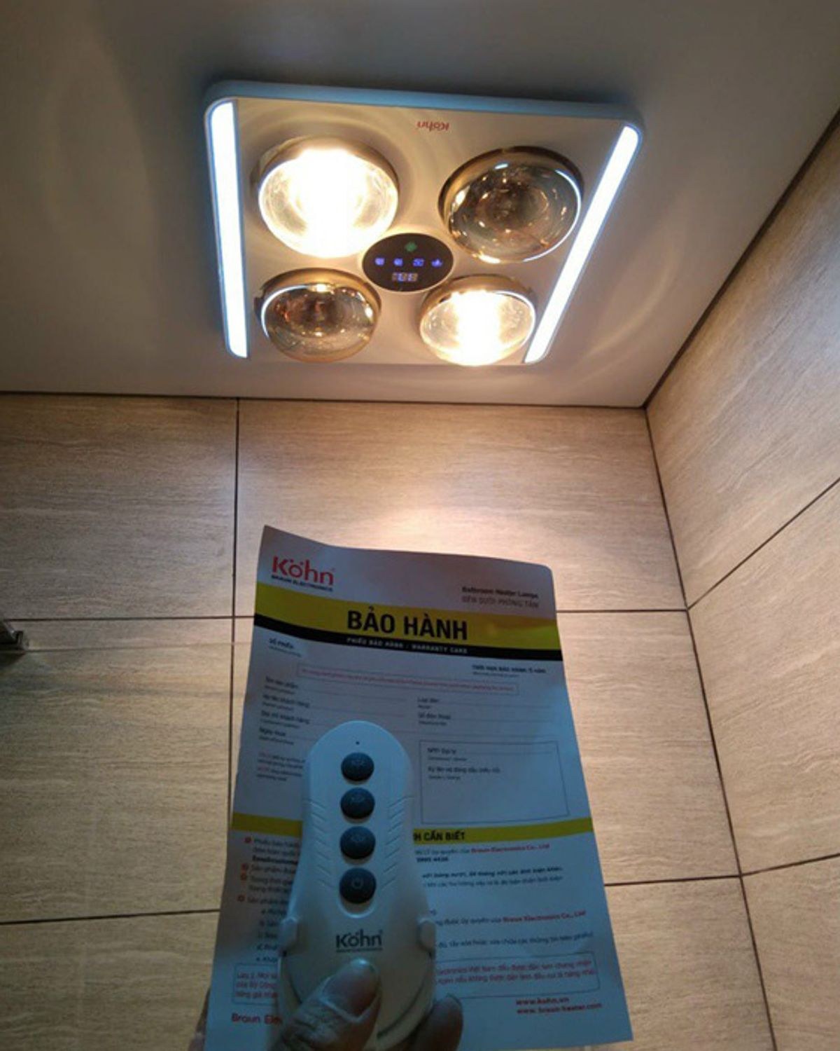 Đèn sưởi nhà tắm 4 bóng Braun Kohn âm trần kèm thông gió màn hình LED điều khiển từ xa 1147W BU06GR - An toàn với chuẩn chống nước IPX4