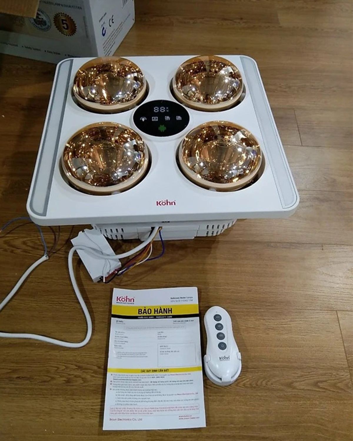 Đèn sưởi nhà tắm 4 bóng Braun Kohn âm trần kèm thông gió màn hình LED điều khiển từ xa 1147W BU06GR - Màn hình hiển thị nhiệt độ và đèn LED