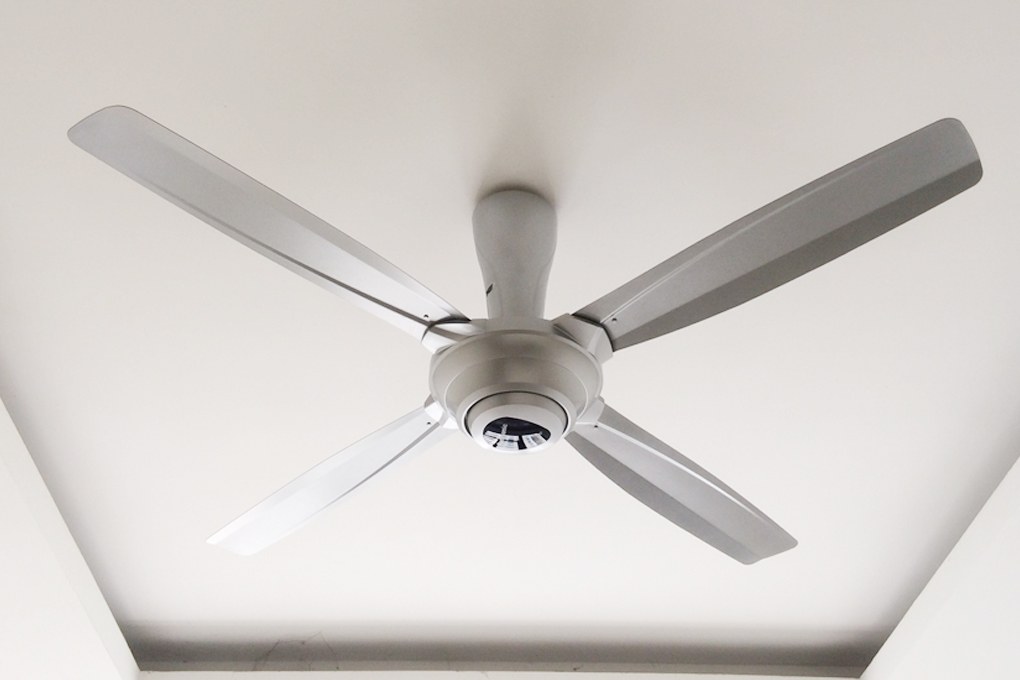 Quạt trần Panasonic 4 cánh điều khiển từ xa 140cm F-56MPG Nhập khẩu Malaysia - Động cơ bền bỉ, vận hành êm