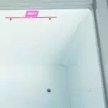 Đáy tủ có lỗ thoát nước