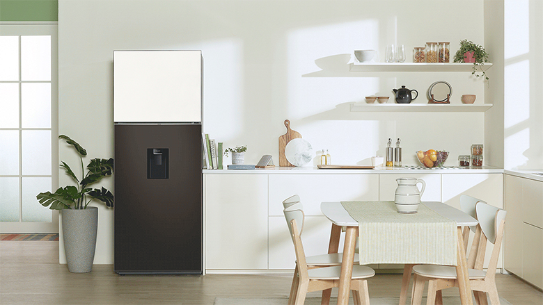 Tủ lạnh Samsung Bespoke Inverter 406 lít RT42CB6784C3SV thời thượng