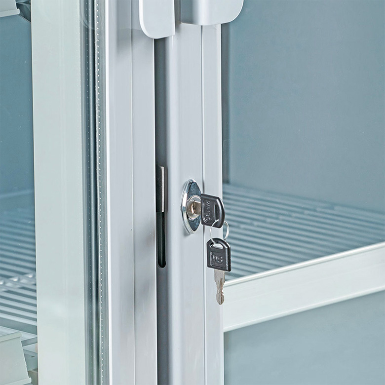 Tủ mát Alaska 800 lít LC-800C khóa cửa tủ an toàn