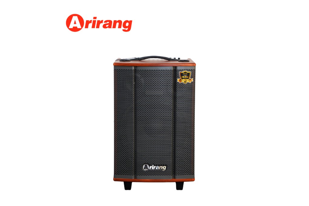 Thân gỗ chắc chắn, có bánh xe kéo