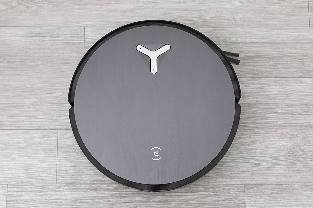 Ecovacs Deebot X11 OmniCyclone vượt vật cản