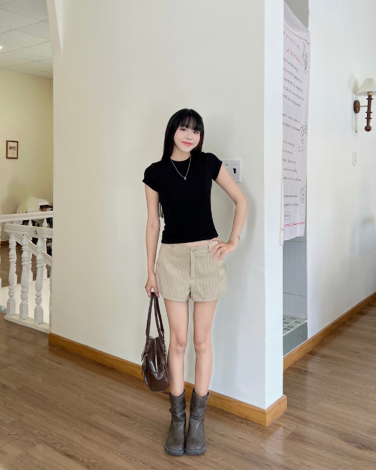Quần Striped Shorts Nâu - Ảnh 3 | Kooky House