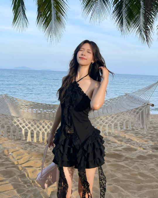 Áo Emily Đen - Ảnh 5 | Kooky House