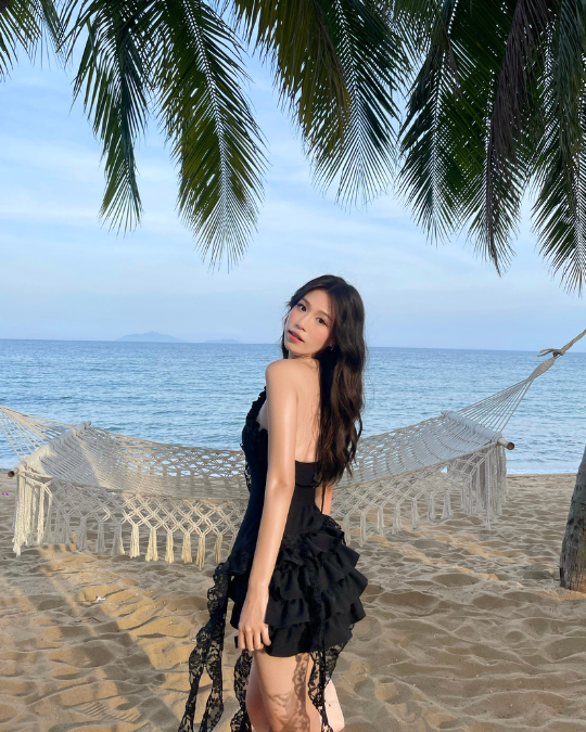 Áo Emily Đen - Ảnh 6 | Kooky House