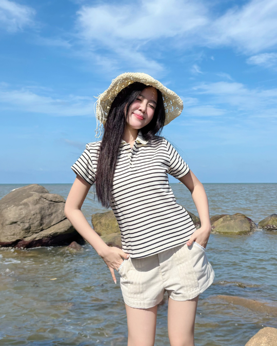 Áo Striped Polo Sọc Đen | Kooky House