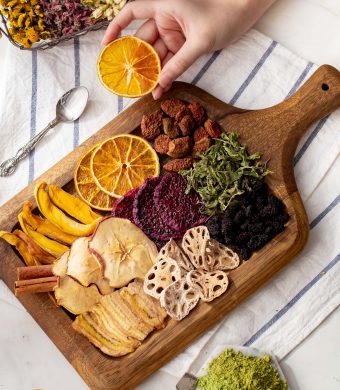 Cách sấy hoa quả khô trong nồi chiên không dầu.