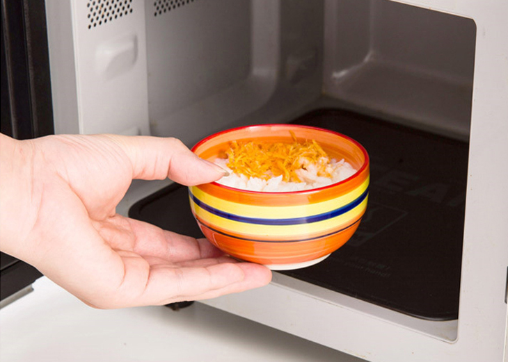 Những vật dụng có thể dùng được trong lò vi sóng