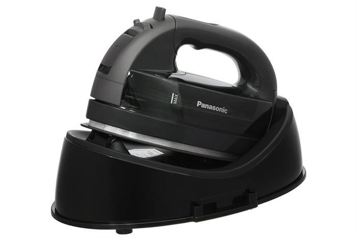 Đánh giá chi tiết bàn là hơi nước Panasonic NI-WL55KRA