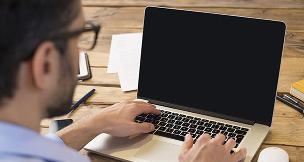 Laptop không lên màn hình nhưng vẫn có tiếng – Nguyên nhân và cách xử lý