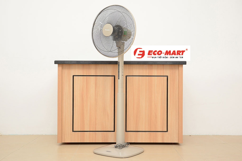 Những lý do bạn nên mua quạt cây Panasonic F409KBE màu be
