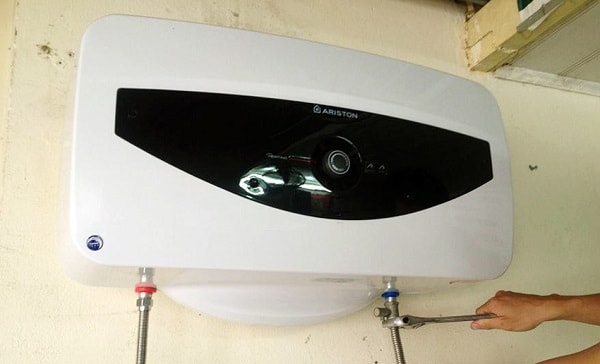 Bình nóng lạnh Ariston nháy đèn đỏ, nguyên nhân và cách khắc phục.