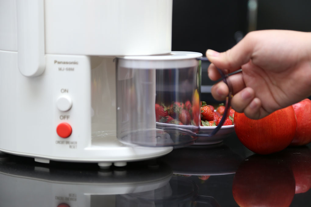 Máy ép nhanh Panasonic MJ-68MWRA