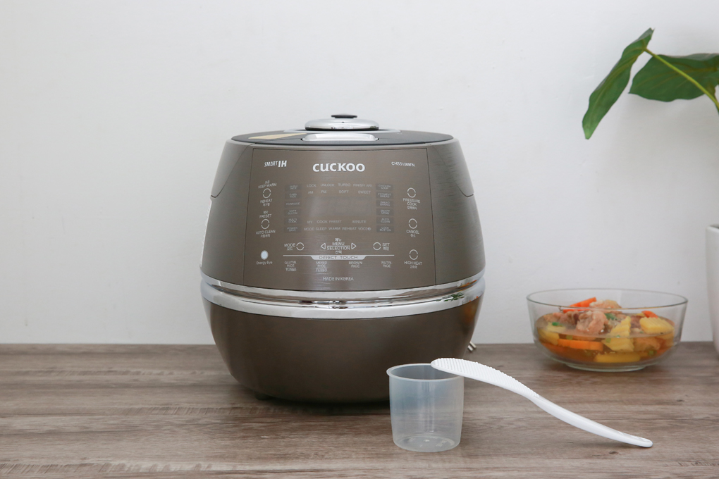 Nồi cơm điện cao tần Cuckoo CRP-CHSS1009FN/DBVNCV 1.8 lít màu nâu sẫm