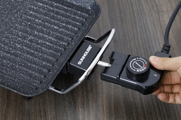 Vỉ nướng điện Sunhouse SHD4600 1500W