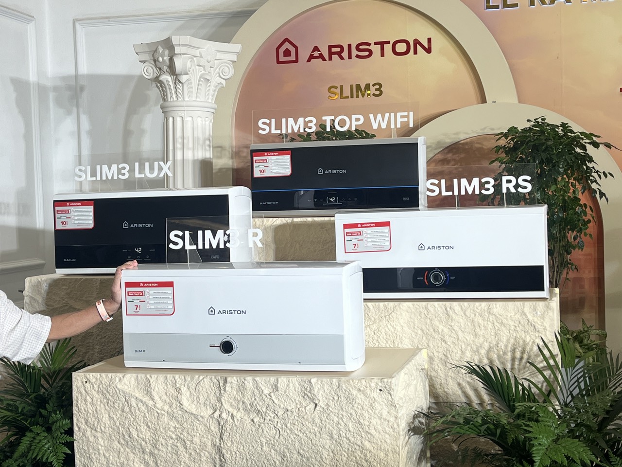 Bình nóng lạnh Ariston 20 lít Slim3 20 RS Bình nóng lạnh Ariston Slim3 SL3 20 RS AG+ VN 20 lít bình ngang